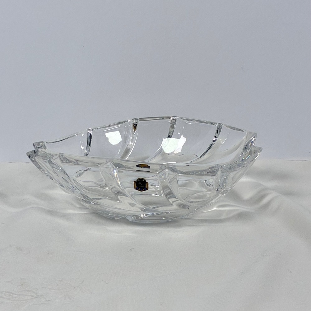 Marquis by Waterford Crystal Bowl Leaf Shape Wedding Elegant Luxury
